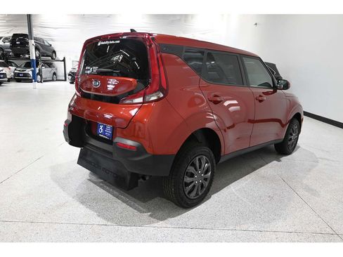 Used 2020 Kia Soul LX FWD image 6