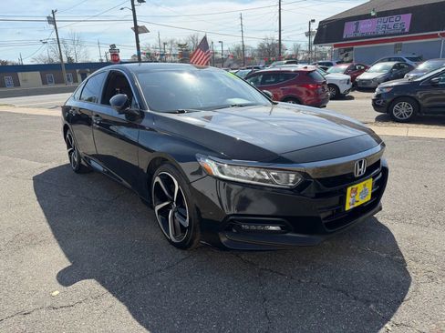 Used 2019 Honda Accord Sport image 2