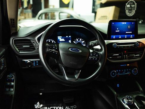 Used 2020 Ford Escape SE FWD image 16