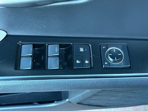 Used 2021 Lexus UX 250h image 11