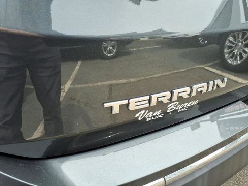 Used 2021 GMC Terrain SLT w/ LPO, Floor Liner Package AWD/4WD image 11