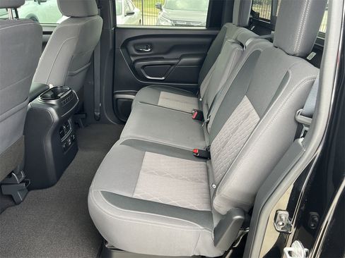 Used 2024 Nissan Titan SV w/ SV Convenience Package image 13