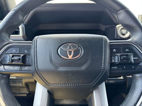 Used 2025 Toyota 4Runner SR5 RWD image 28