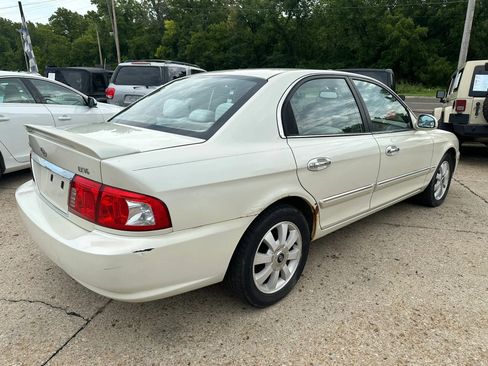 Used 2004 Kia Optima FWD image 7