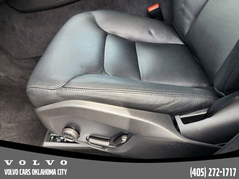 Certified 2025 Volvo XC90 B5 Core image 23