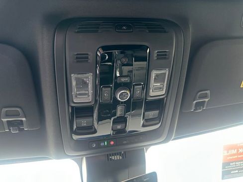 New 2026 Chevrolet Suburban High Country image 23