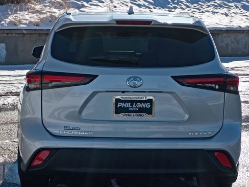 Used 2024 Toyota Highlander XLE image 5