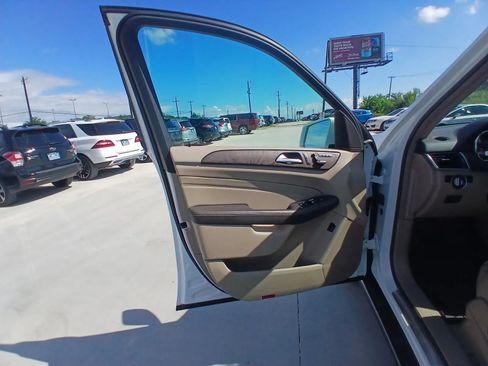 Used 2015 Mercedes-Benz ML 350 2WD image 9