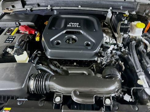 Used 2023 Jeep Wrangler Sahara w/ Cold Weather Group image 31