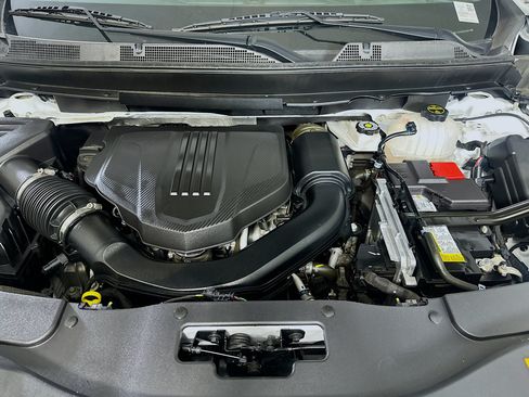 Used 2025 Chevrolet Traverse LT FWD image 35