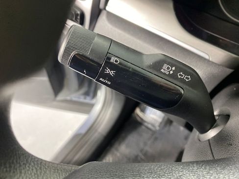 Used 2023 Kia Sorento LX image 16