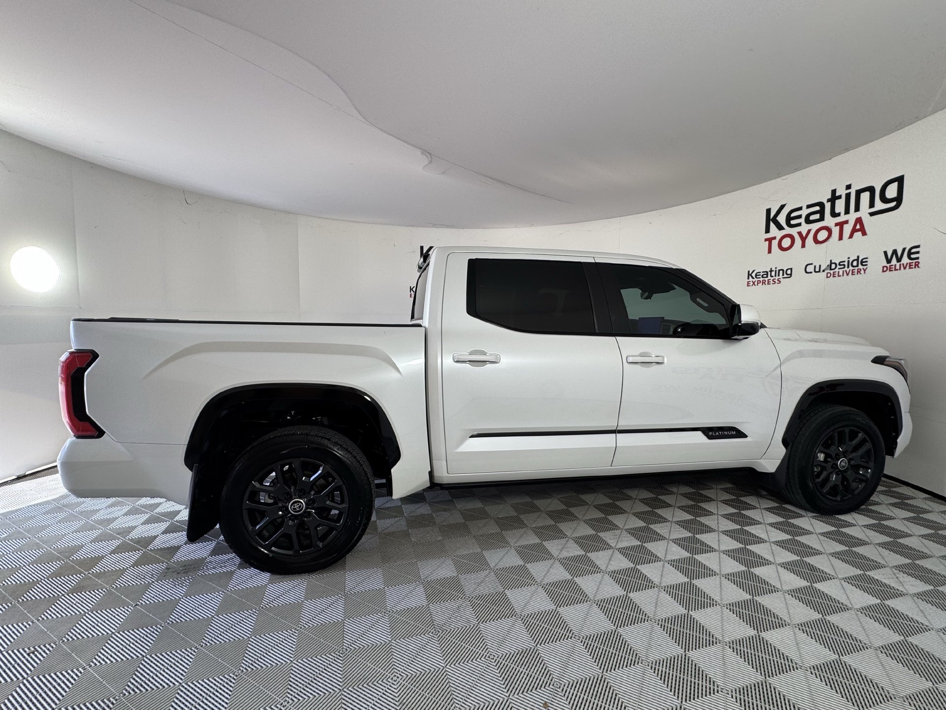Used 2024 Toyota Tundra Platinum AWD/4WD image 4