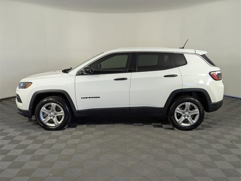 Used 2023 Jeep Compass Sport image 8