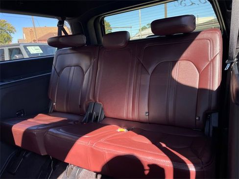 Used 2023 Ford Expedition Max Limited image 24