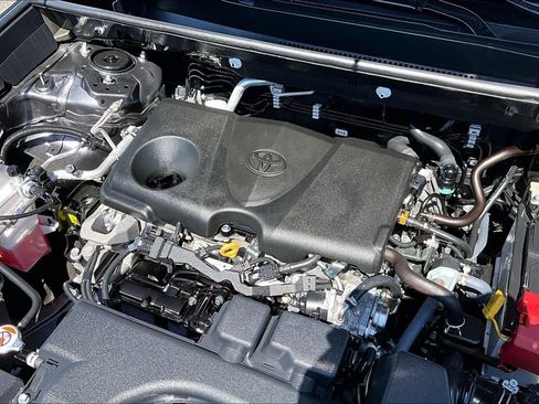 Used 2024 Toyota RAV4 XLE AWD/4WD image 30