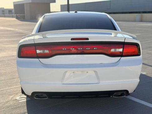 Used 2013 Dodge Charger SXT RWD image 4