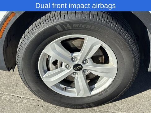 Used 2021 Kia Sorento LX image 12