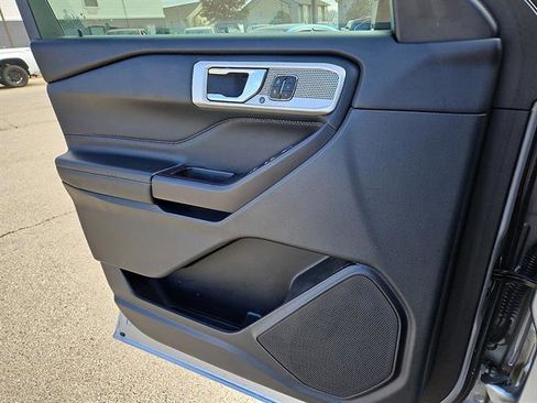 Used 2020 Ford Explorer Limited image 13