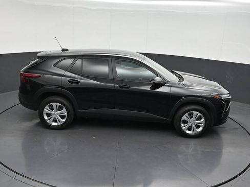Used 2024 Chevrolet Trax LS FWD image 20