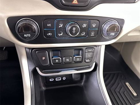 Used 2020 GMC Terrain Denali w/ Denali Premium Package image 16