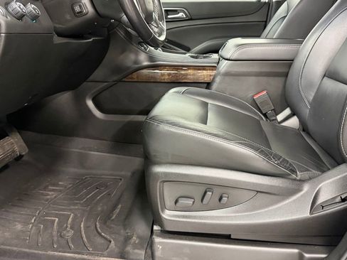 Used 2020 Chevrolet Suburban LT image 13
