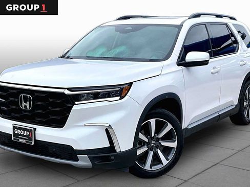 Used 2023 Honda Pilot Touring image 1