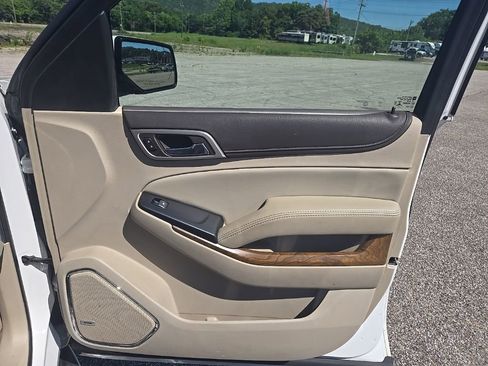 Used 2019 GMC Yukon XL Denali RWD image 23