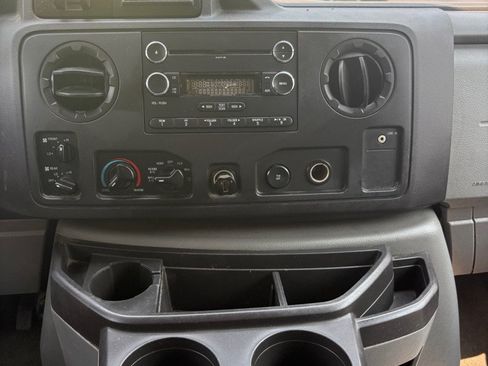 Used 2012 Ford E-350 and Econoline 350 XLT RWD image 16
