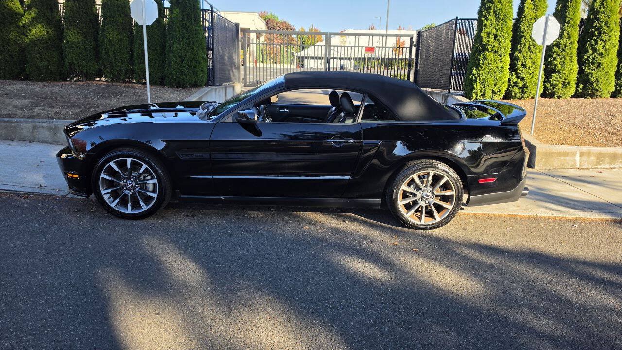 Used 2011 Ford Mustang GT Premium w/ Electronics Pkg RWD image 11