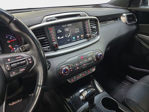 Used 2016 Kia Sorento SX FWD image 17