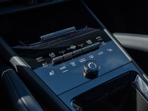 New 2026 Porsche Cayenne image 30