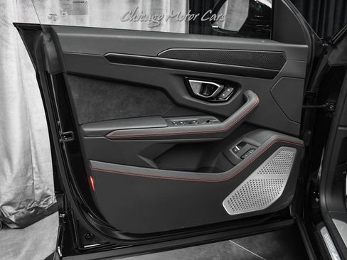 Used 2024 Lamborghini Urus S image 33