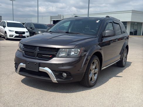 Used 2017 Dodge Journey Crossroad w/ Popular Equipment Group AWD/4WD image 2