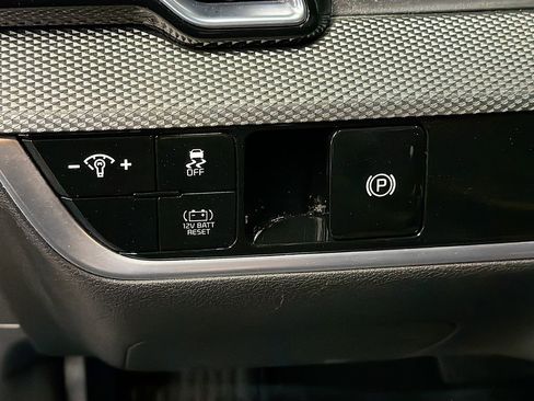 Used 2023 Kia Sportage LX image 12