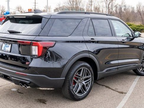 New 2026 Ford Explorer ST image 4