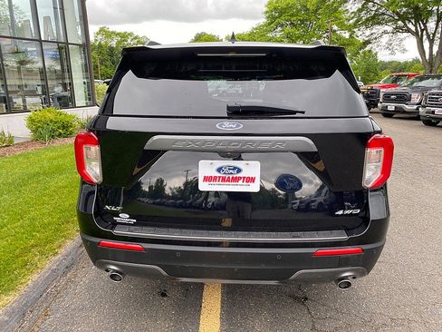 Certified 2023 Ford Explorer XLT w/ Equipment Group 202A AWD/4WD image 8