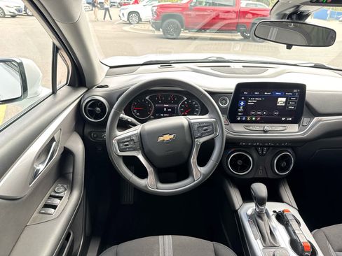 Used 2023 Chevrolet Blazer LT image 34