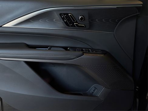 New 2026 Cadillac Lyriq Luxury image 21