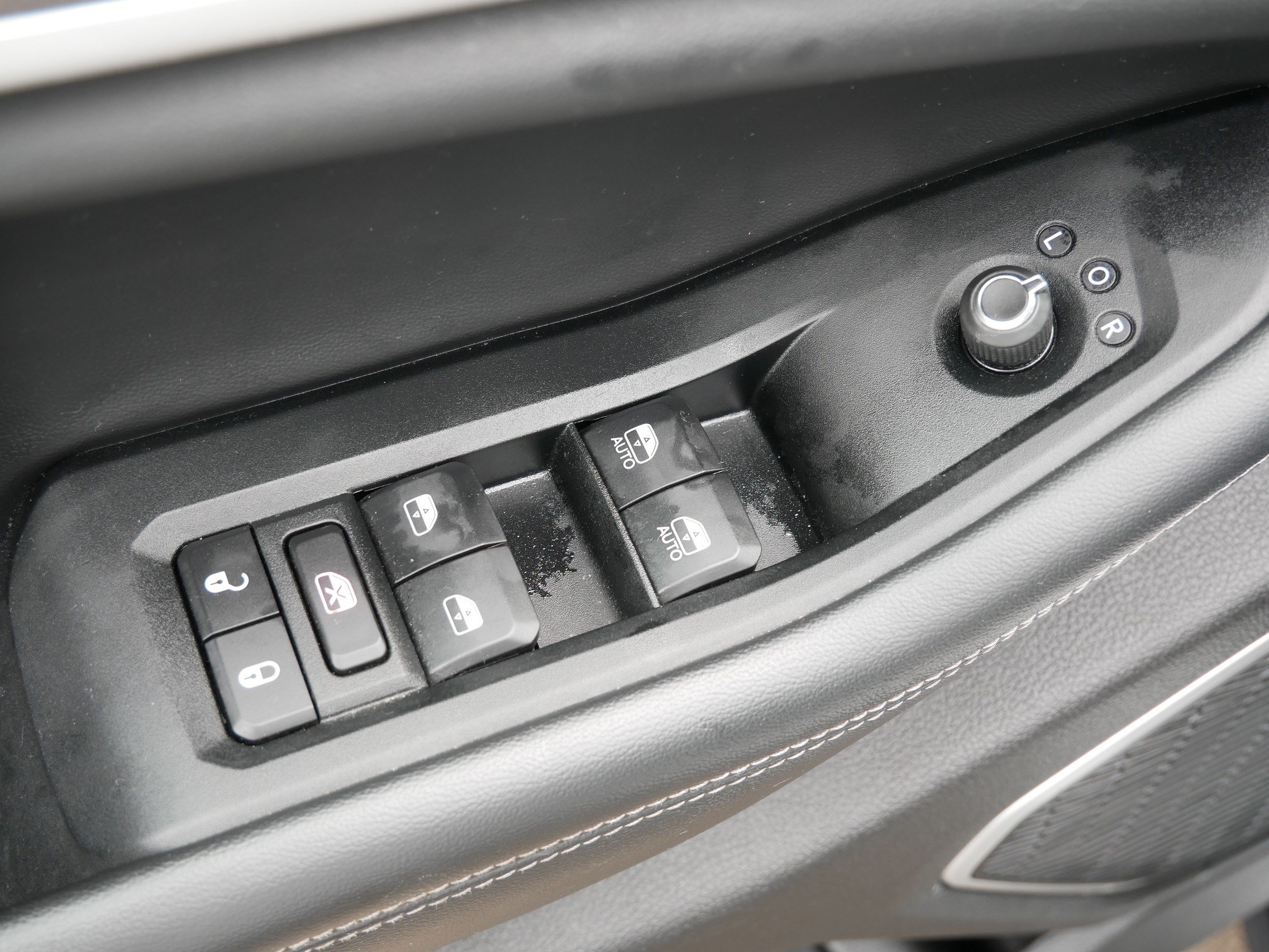 Used 2021 Jeep Grand Cherokee L Limited AWD/4WD image 19