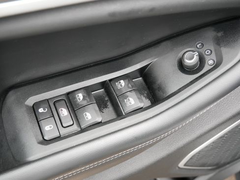 Used 2021 Jeep Grand Cherokee L Limited AWD/4WD image 19