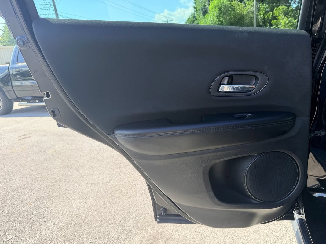 Used 2018 Honda HR-V LX image 25