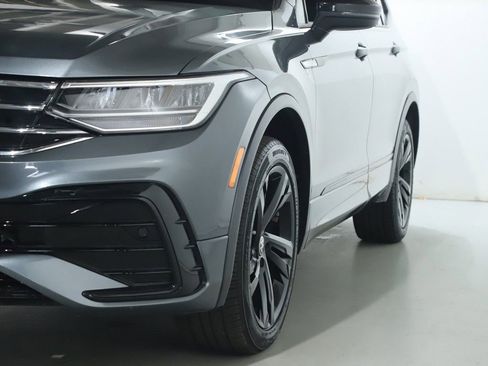Used 2023 Volkswagen Tiguan SE R-Line FWD image 4