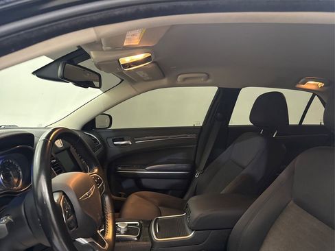 Used 2018 Chrysler 300 Touring w/ Driver Convenience Group RWD image 29