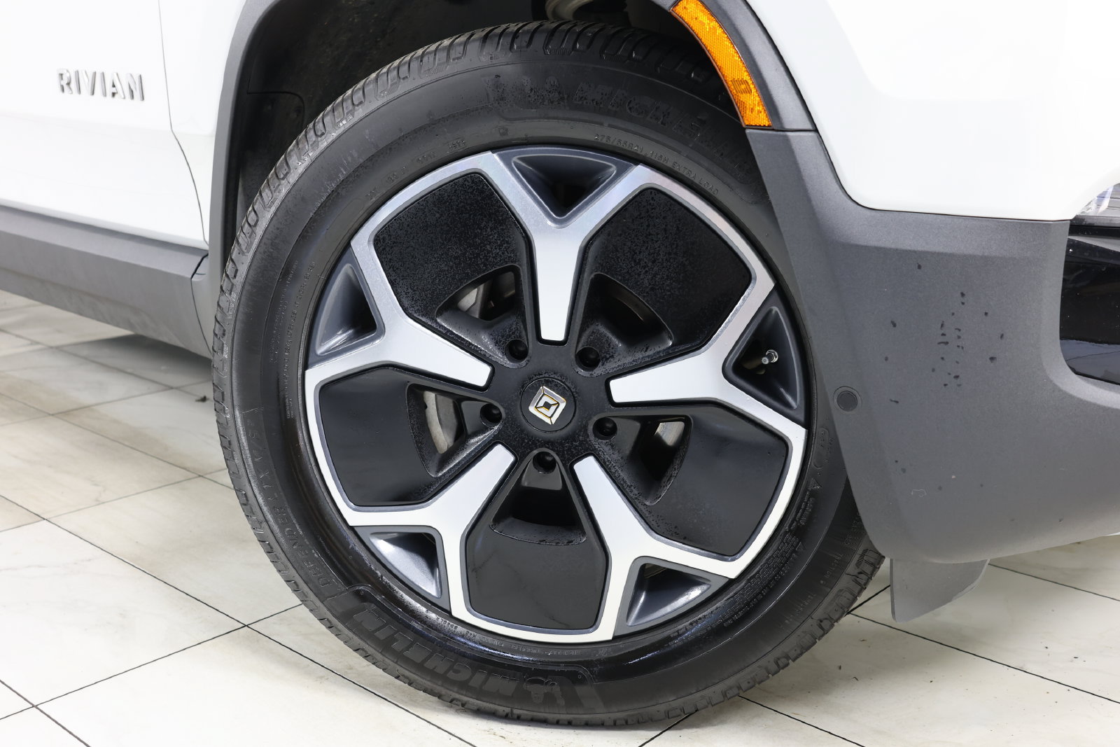 Used 2023 Rivian R1S Adventure Dual AWD/4WD image 15