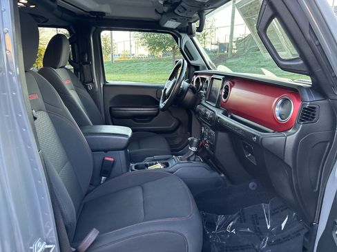 Used 2021 Jeep Wrangler Unlimited Rubicon w/ Xtreme Recon 35" Tire Package AWD/4WD image 27