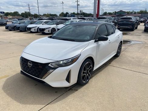 New 2025 Nissan Sentra SR image 2