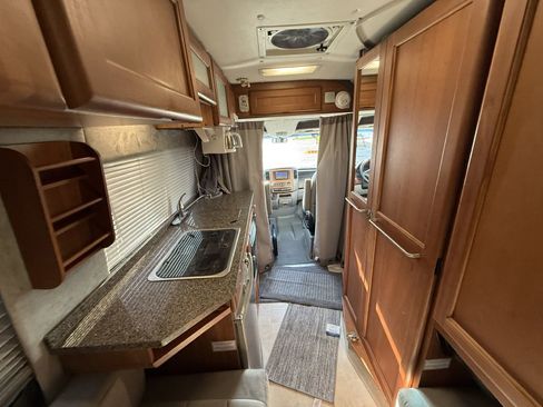 Used 2008 Dodge Sprinter 2500 w/ Trailer Tow Group image 66