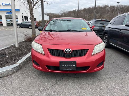 Used 2010 Toyota Corolla LE image 2