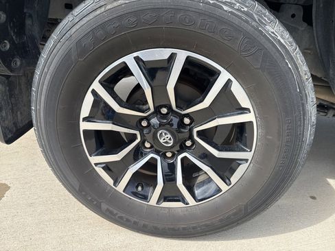 Used 2023 Toyota Tacoma TRD Sport w/ Technology Package RWD image 18
