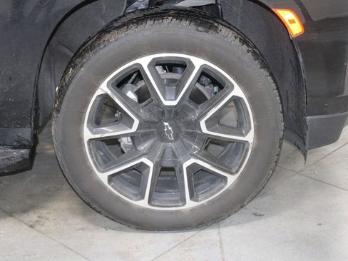 Used 2024 Chevrolet Suburban RST image 12